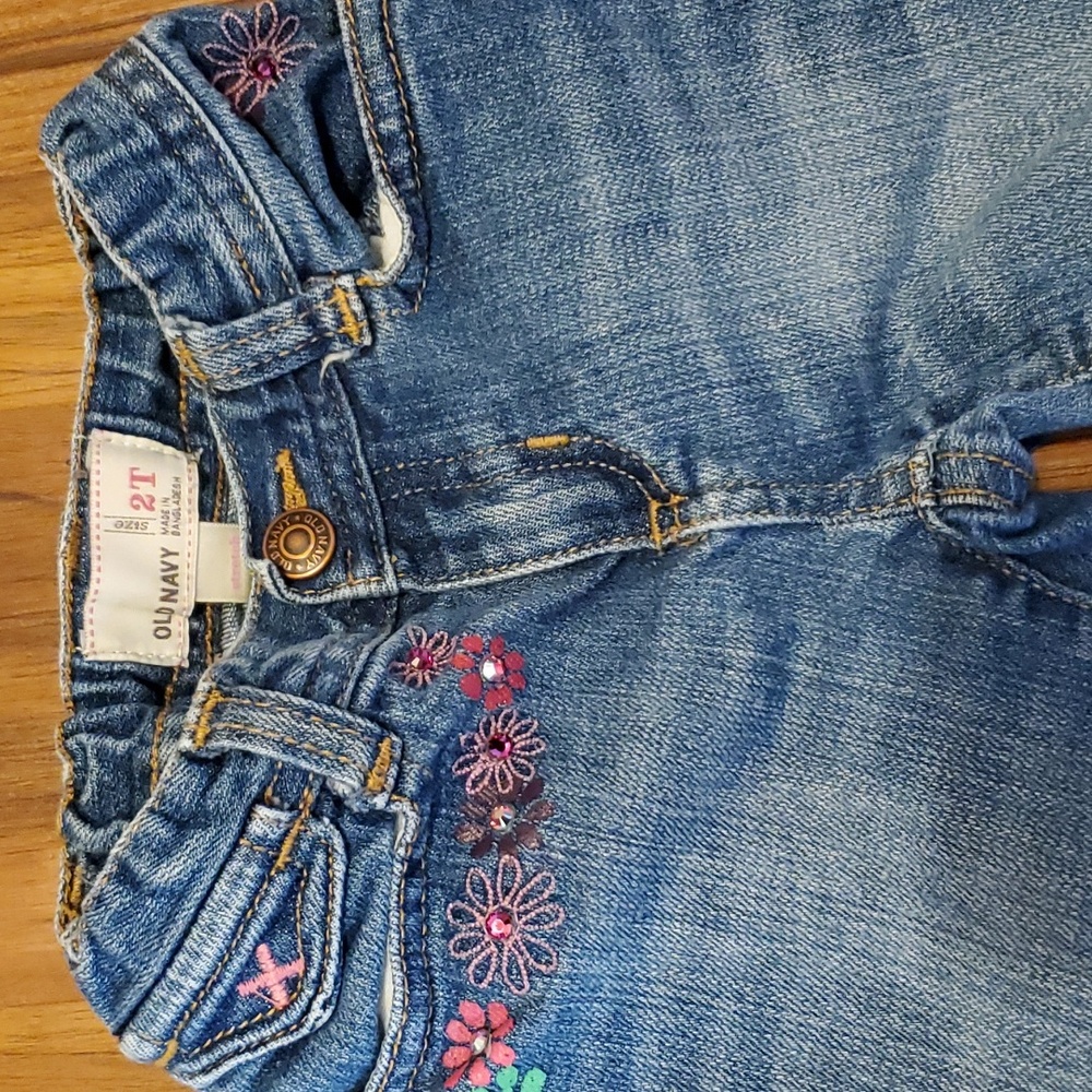 Toddler girl's jeans bundle 2t - Picture 5 of 6